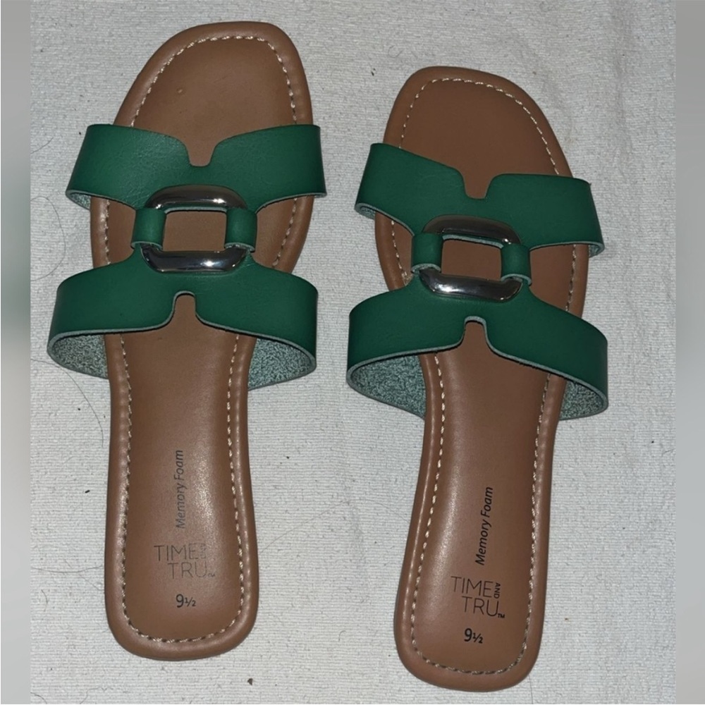 Time & tru slippers size 9.5